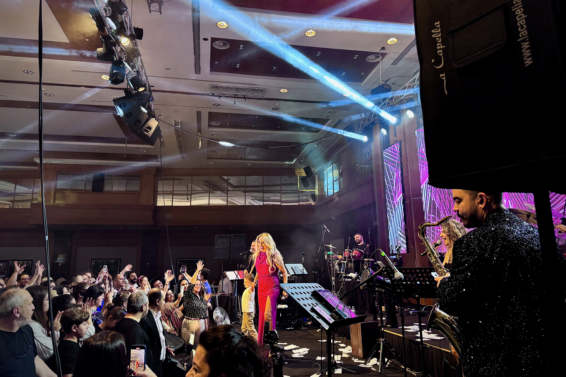 Isin Karaca Концерт - Su Sesi Hotel - Праздничные концерты 2025